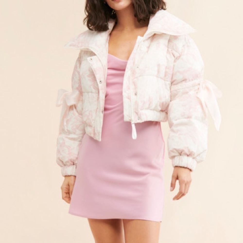Selkie • Marshmallow Printed Cropped Puffer Coat - Picture 7 of 17
